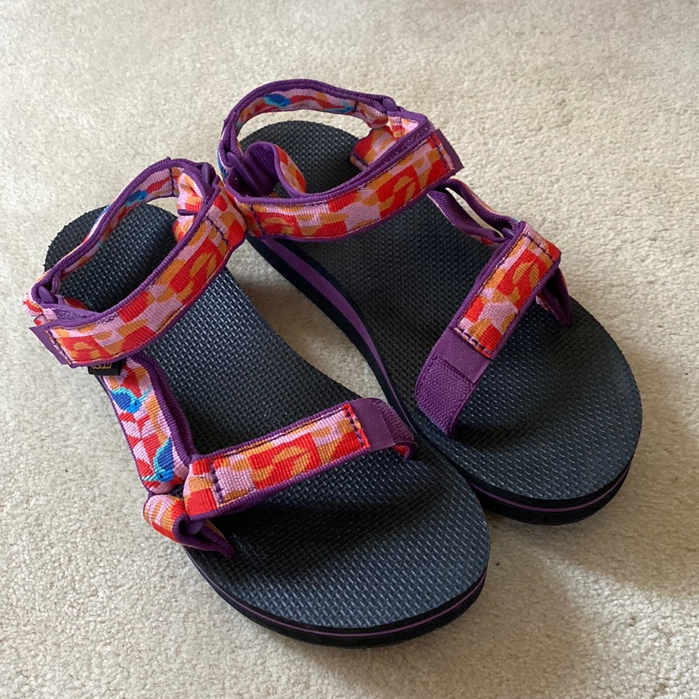 Teva Midform Universal Sandals in Hummingbird Gloxinia Size 8